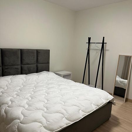 White Apartment, In The Center Of Tiranë Ngoại thất bức ảnh