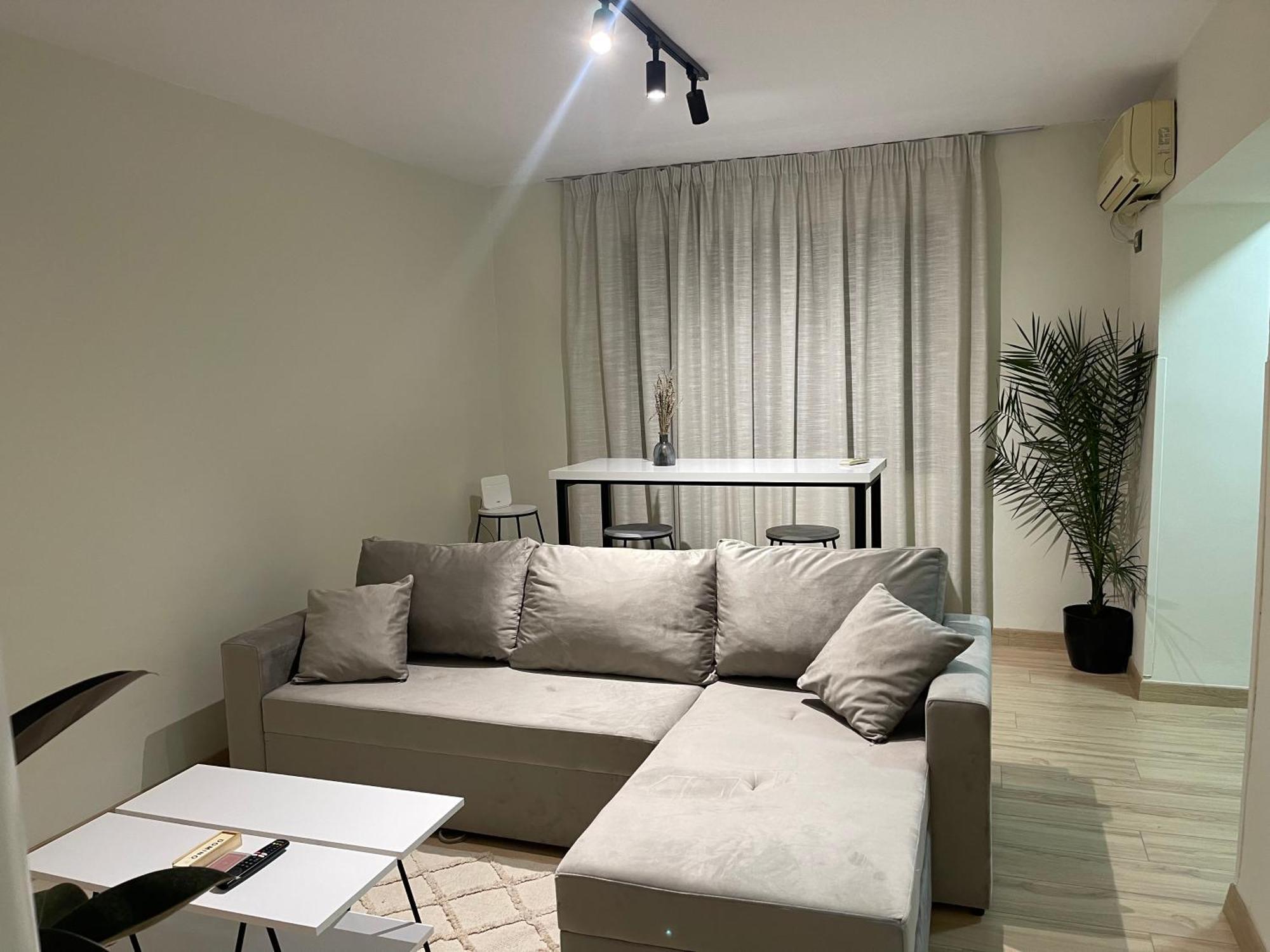 White Apartment, In The Center Of Tiranë Ngoại thất bức ảnh
