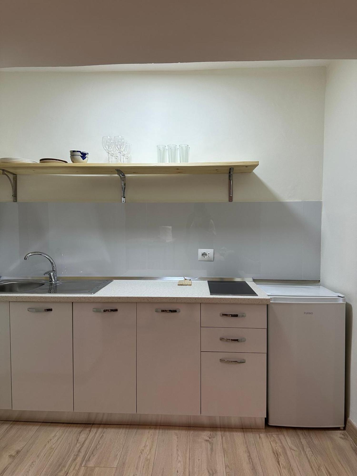 White Apartment, In The Center Of Tiranë Ngoại thất bức ảnh